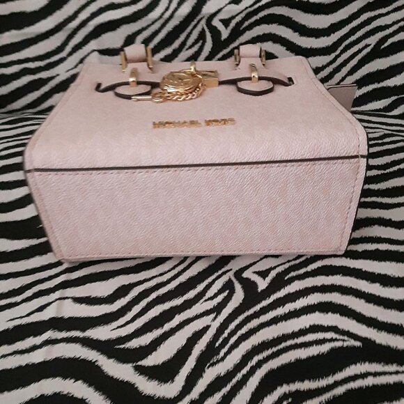 Michael Kors RARE RETIRED STYLE- SO DARN CUTE TINY PINK CROSSBODY BAG OR HANDLES - Picture 6 of 11